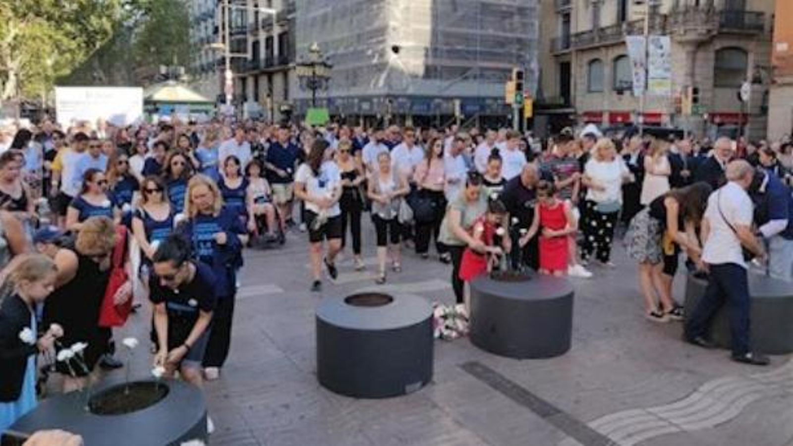 Homenatge a les víctimes dels atemptats a la Rambla de Barcelona