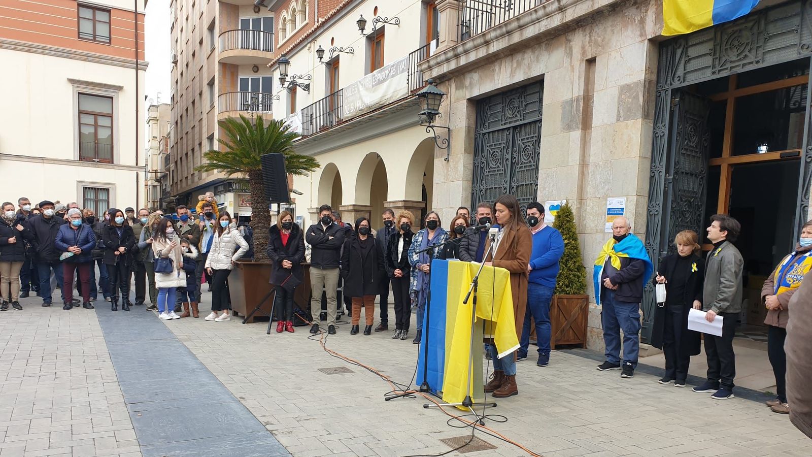 Parlament a les portes de l'Ajuntament de Nules