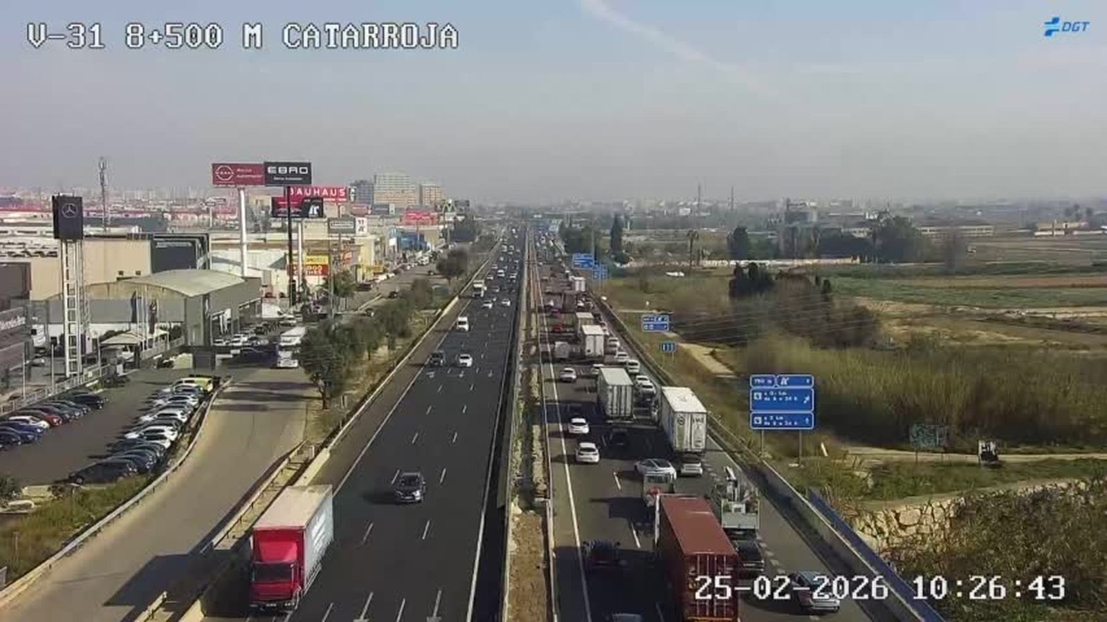 La pista de Silla, col·lapsada este dimecres a Catarroja