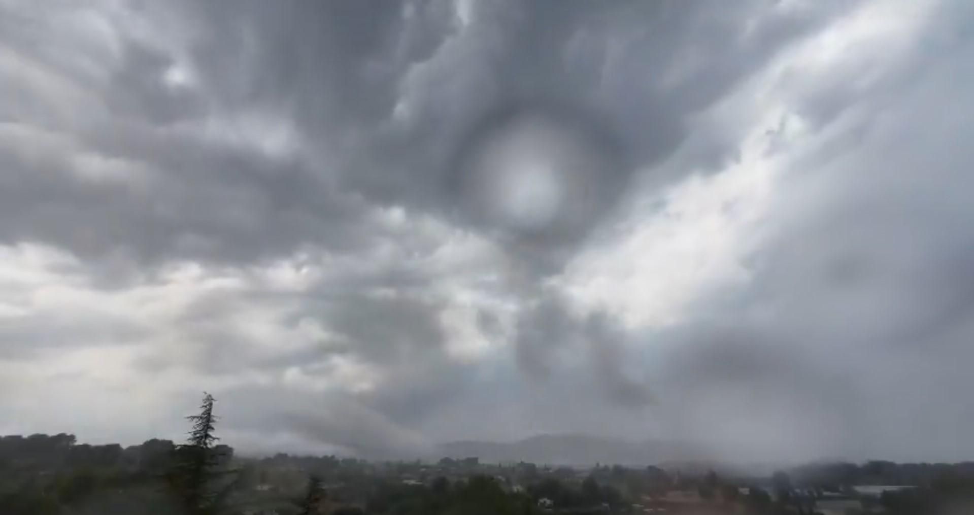 La tempesta descarregant sobre Ontinyent, este divendres La tempesta descarregant sobre Ontinyent, este divendres
