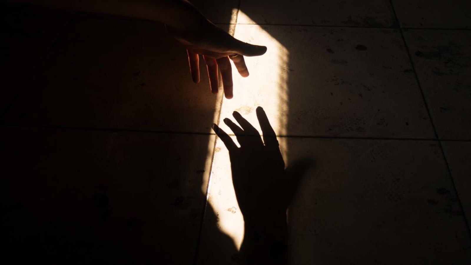 Experts alerten que els efectes de la crisi de la Covid-19 poden elevar les taxes de suïcidi