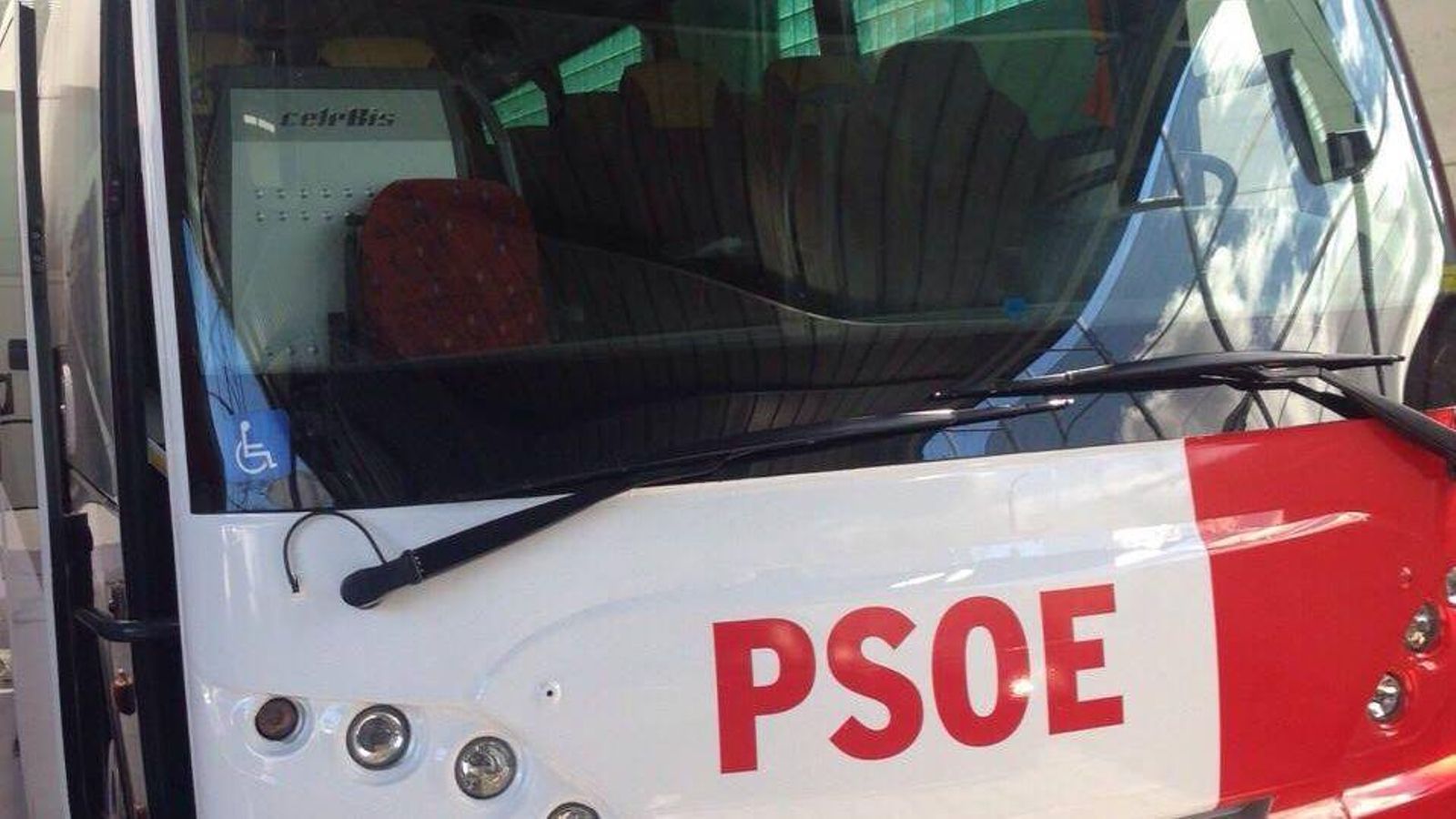 Autobús de campanya del PSOE en una imatge d'arxiu