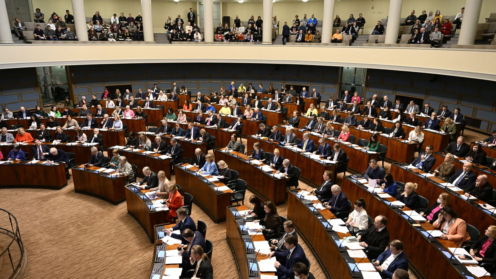 Vista del parlament finlandés en els moments previs a l'aprovació de l'ingrés en l'OTAN