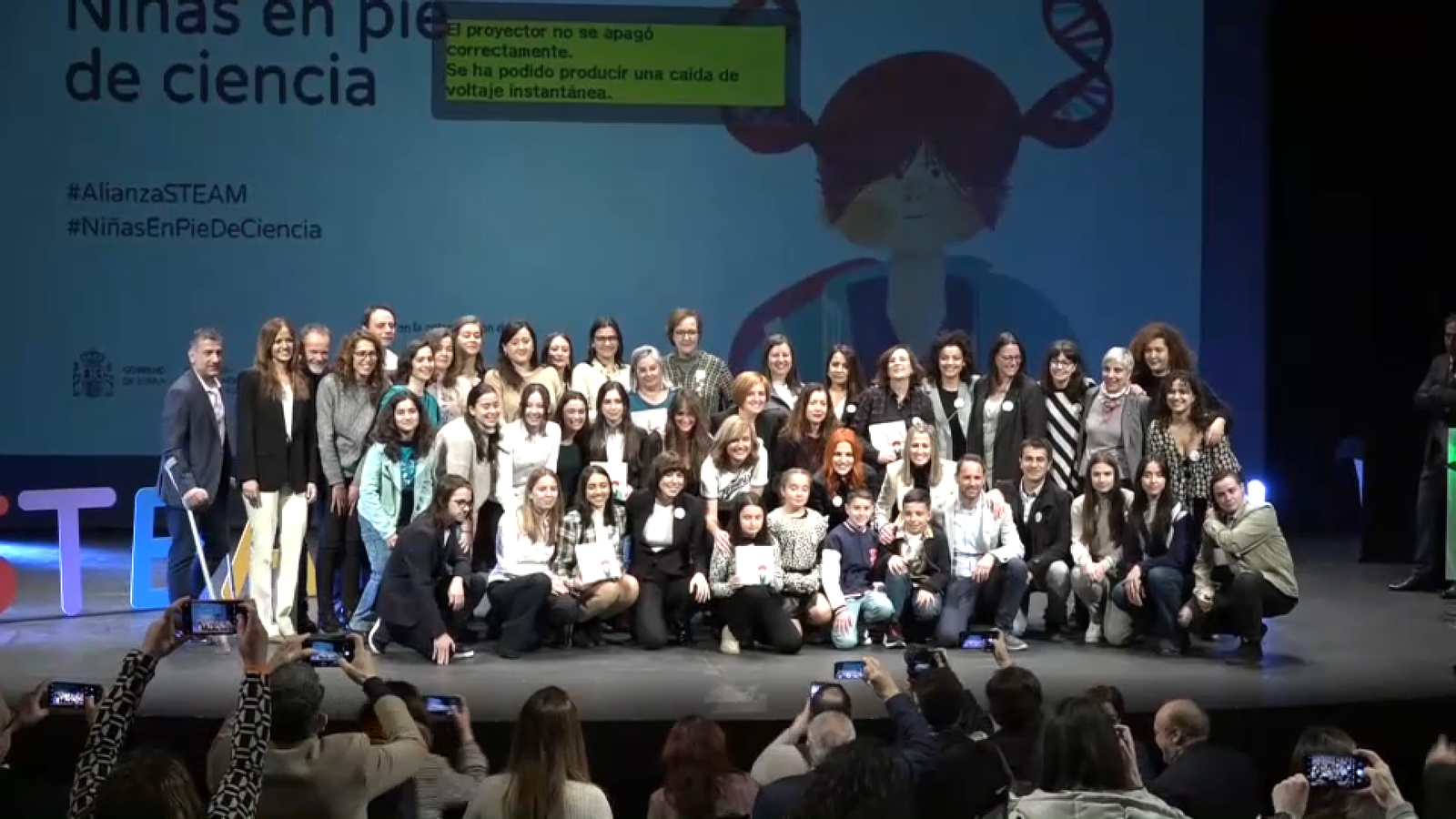 Foto conjunta realitzada en l'entrega dels premis Aliança STEAM