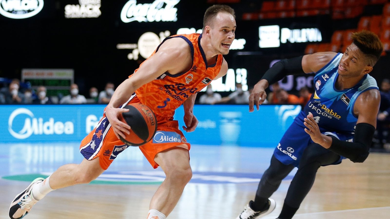 L'eslové Kremen Prepelic durant el partit del València Basket contra el San Pablo Burgos