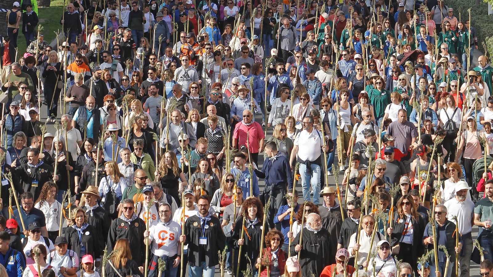 Milers d'alacantins s'han unit aquest dijous a la romeria fins al monestir de la Santa Faç