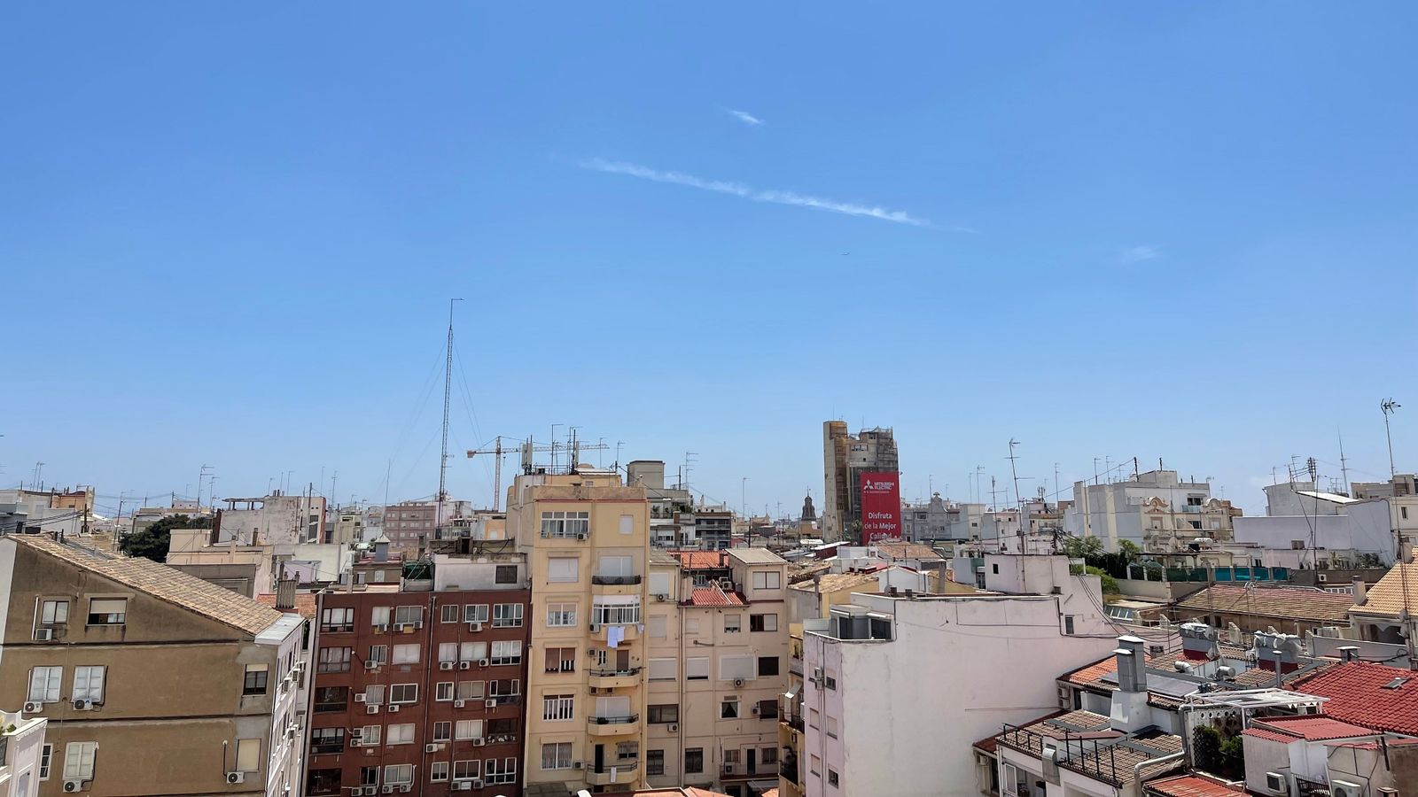 Cel clar de la ciutat de València