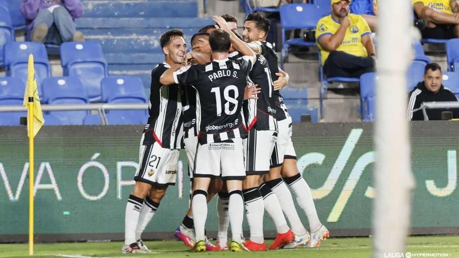 Els jugadors del Castelló celebren un dels gols