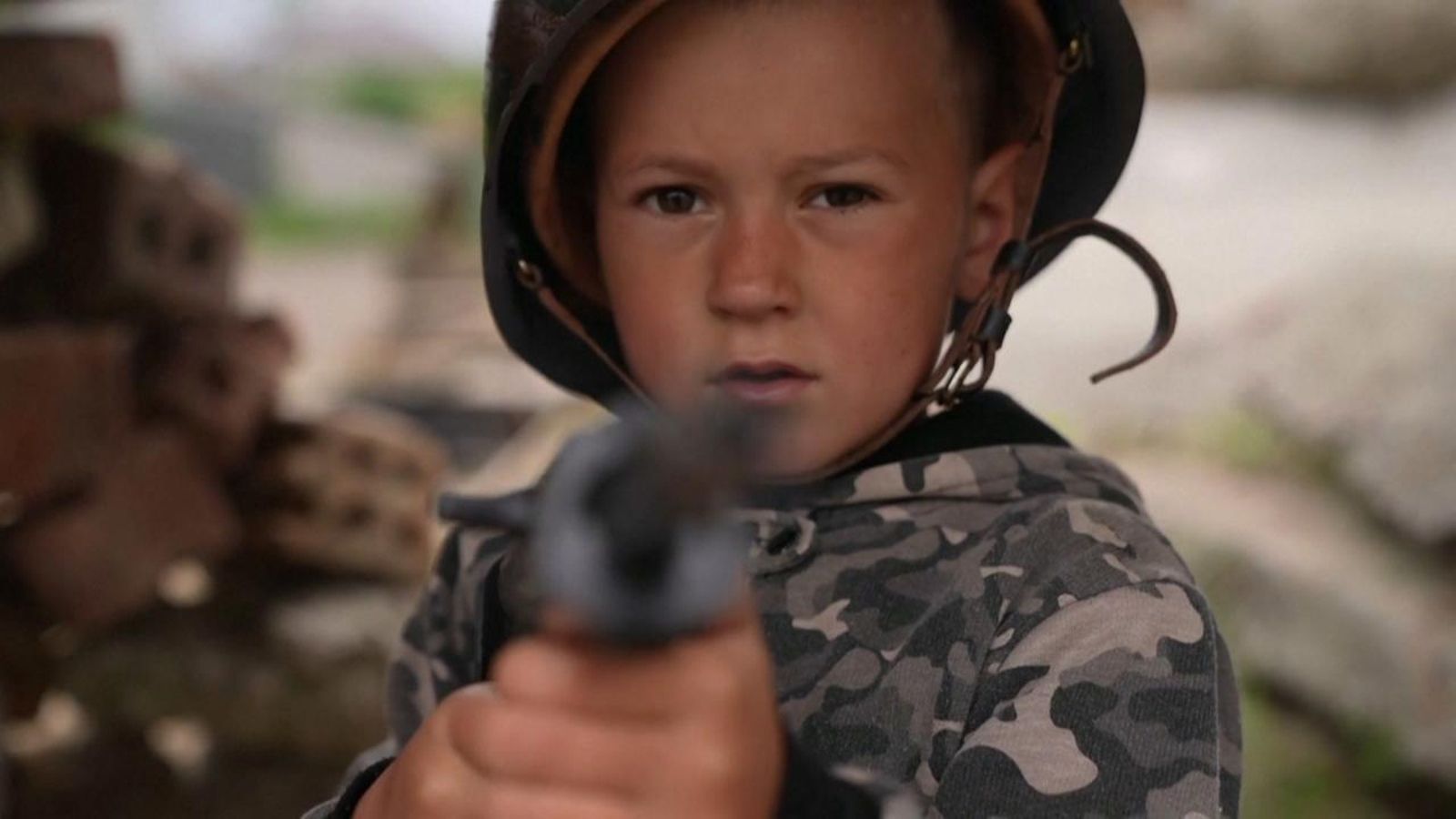 Andrii i Valentyn, dos xiquets ucraïnesos que viuen el malson de la guerra