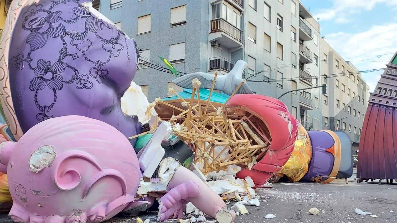 Així ha quedat la falla El Charco, a Catarroja