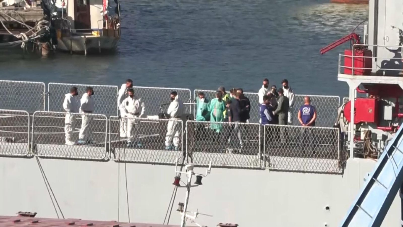 Arribada dels migrants procedents d'Itàlia a Albània