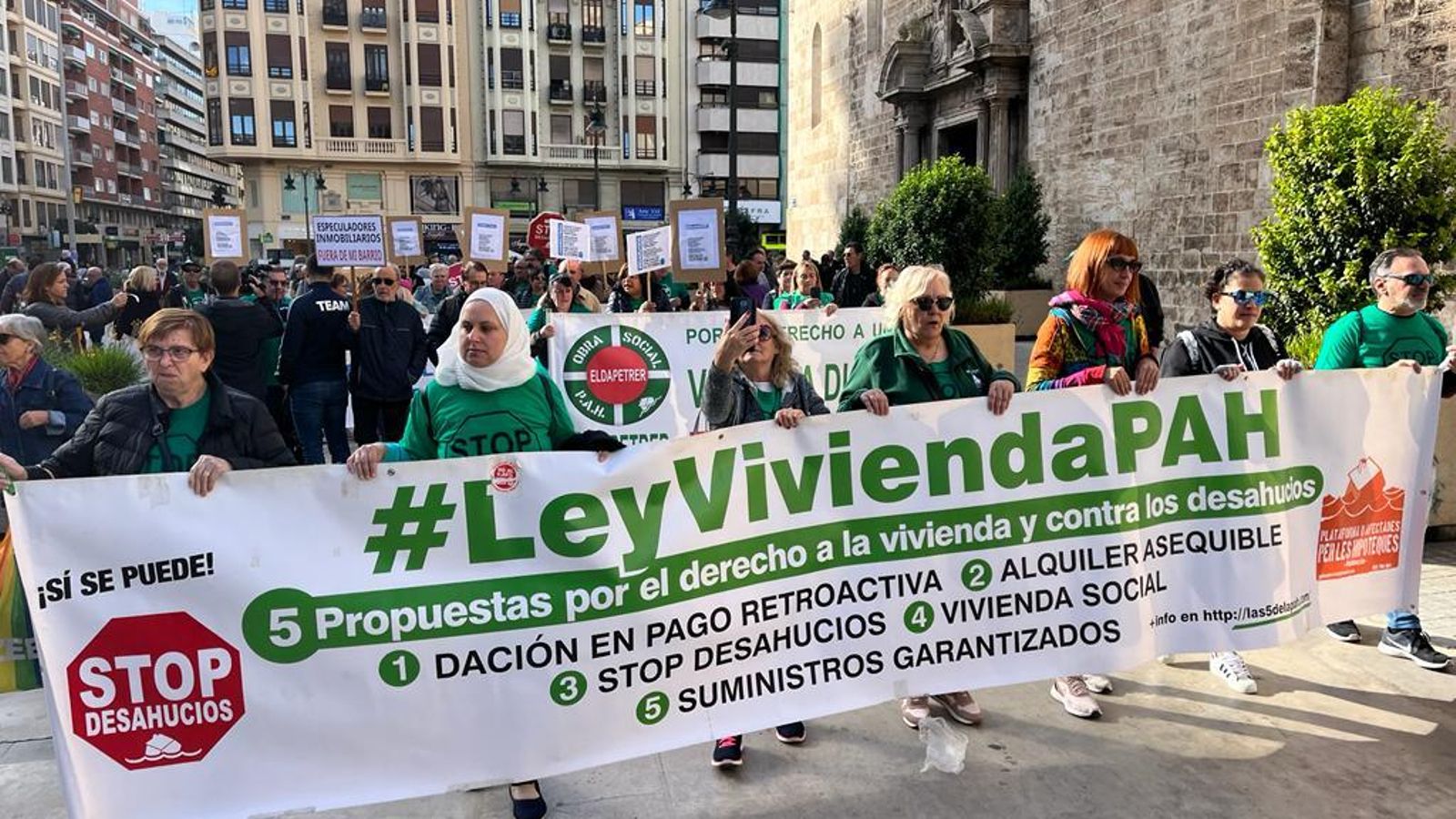 Manifestació de la PAH a València per una llei d'habitatge estatal