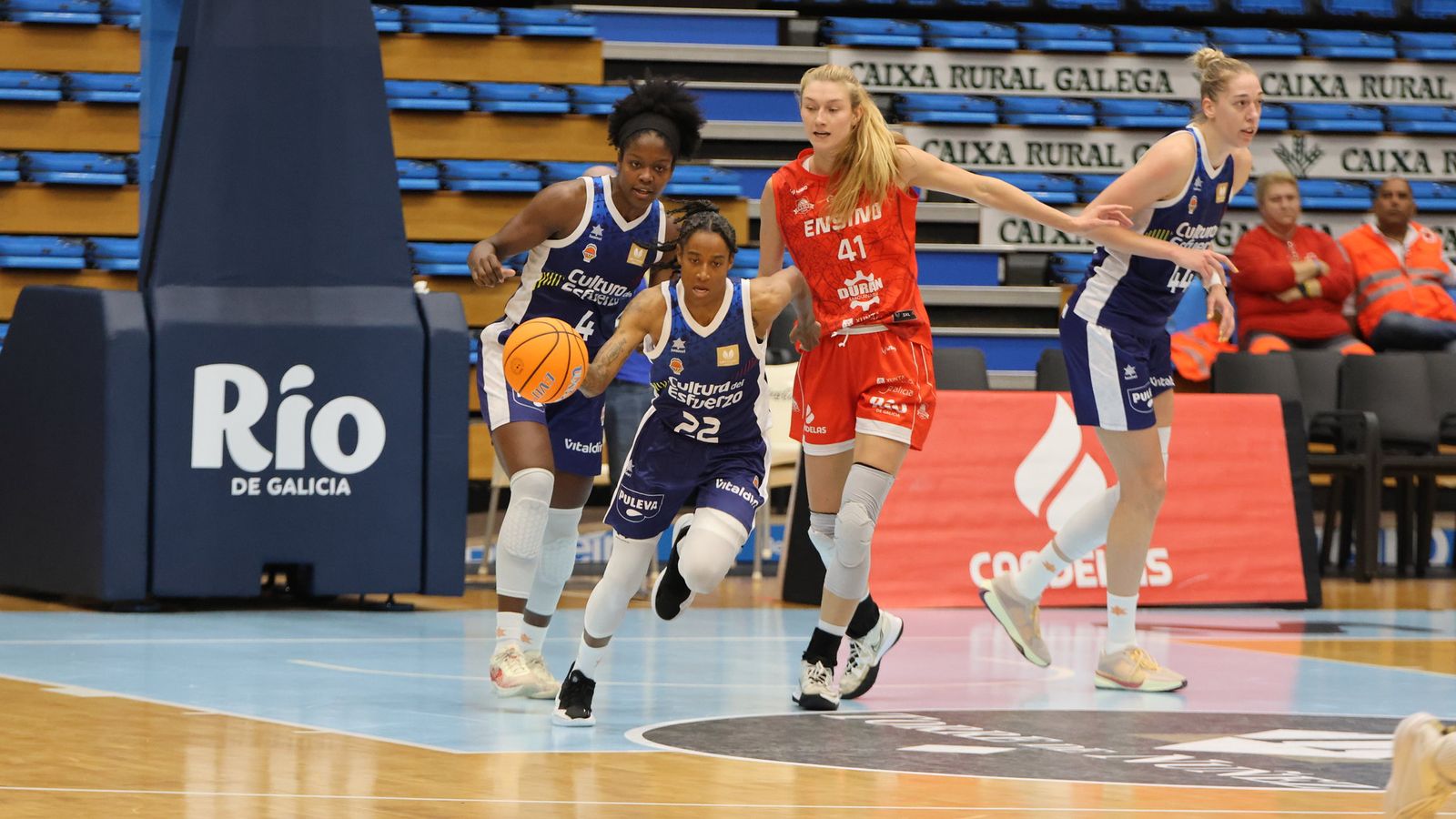 Yvonne ha format part del quintet titular per primera vegada