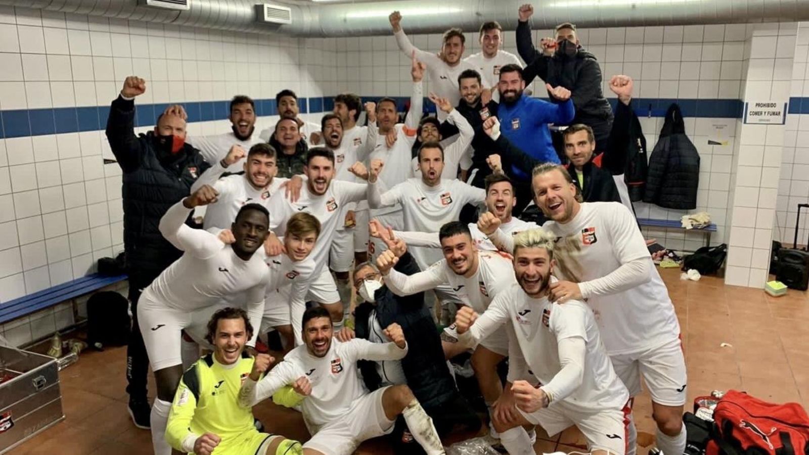 La Nucia celebra la classificació en el vestidor