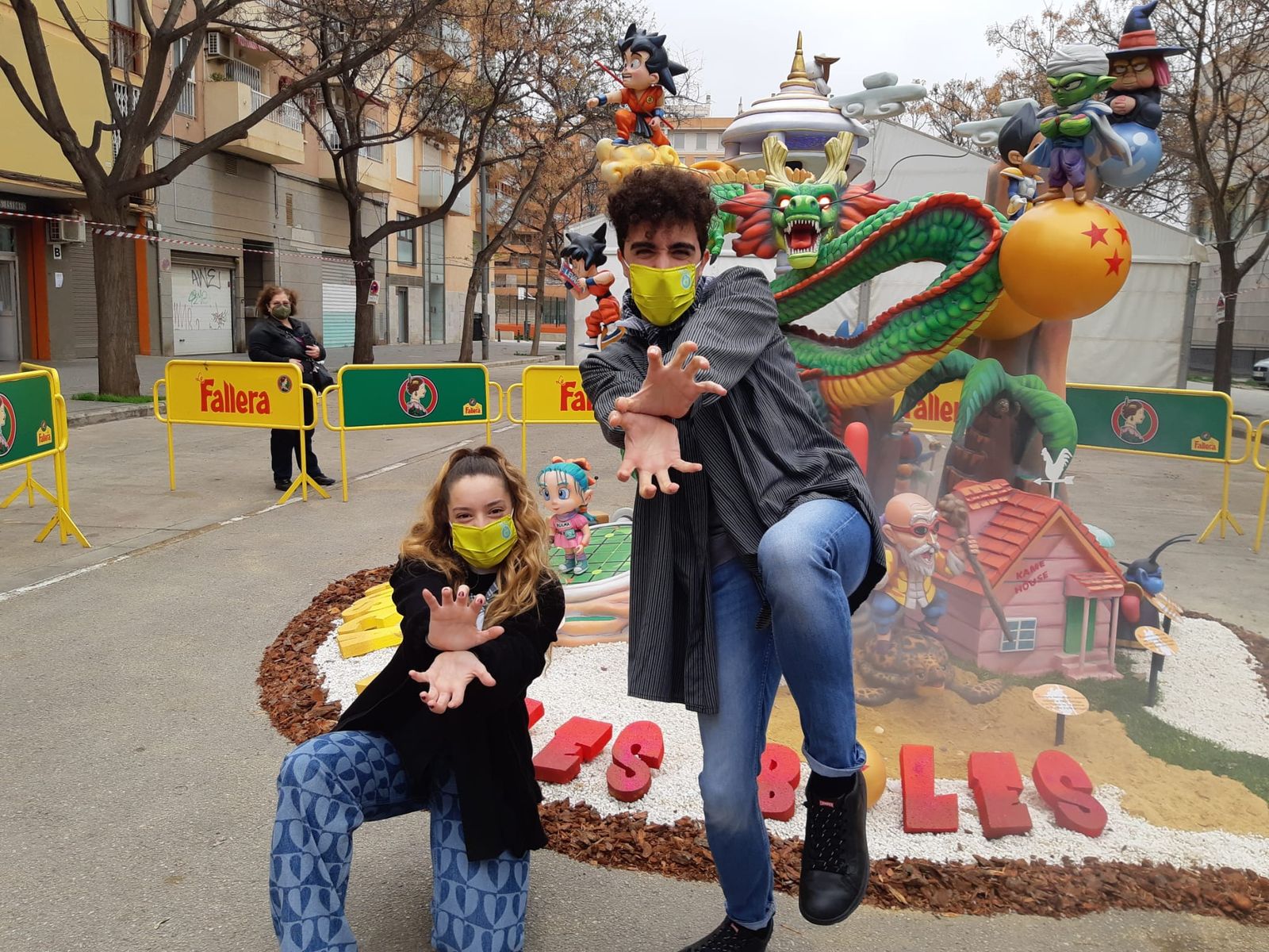 Laia i Pau a la falla Josep M. Bayarri-Los Isidros