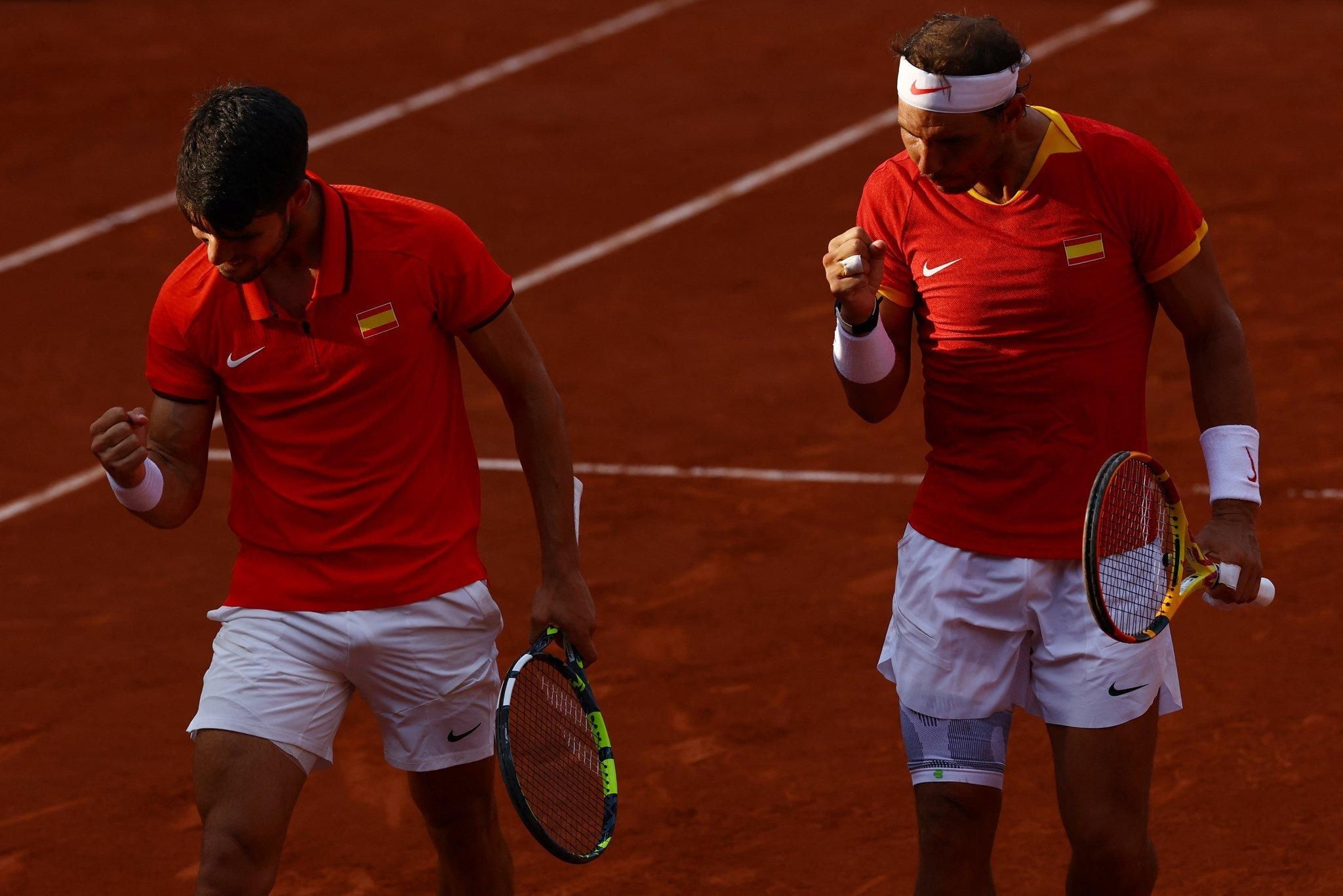 Carlos Alcaraz i Rafael Nadal en el seu partit d'octaus de final Carlos Alcaraz i Rafael Nadal en el seu partit d'octaus de final