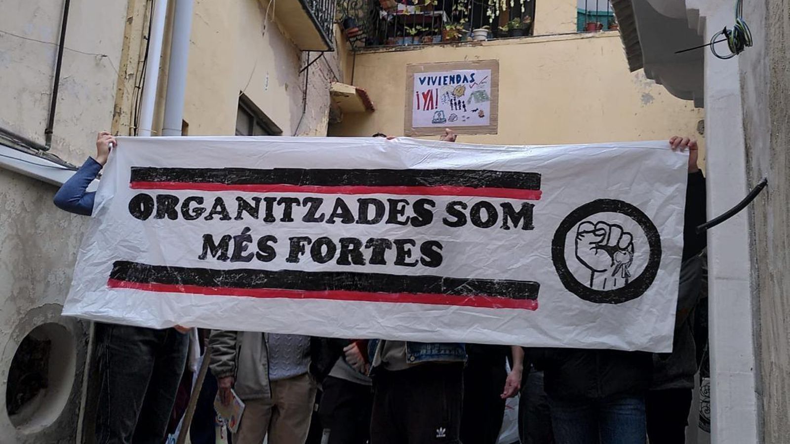 Concentració del Sindicat de Barri Carolines per a aturar el desnonament aquest dimecres a Alacant