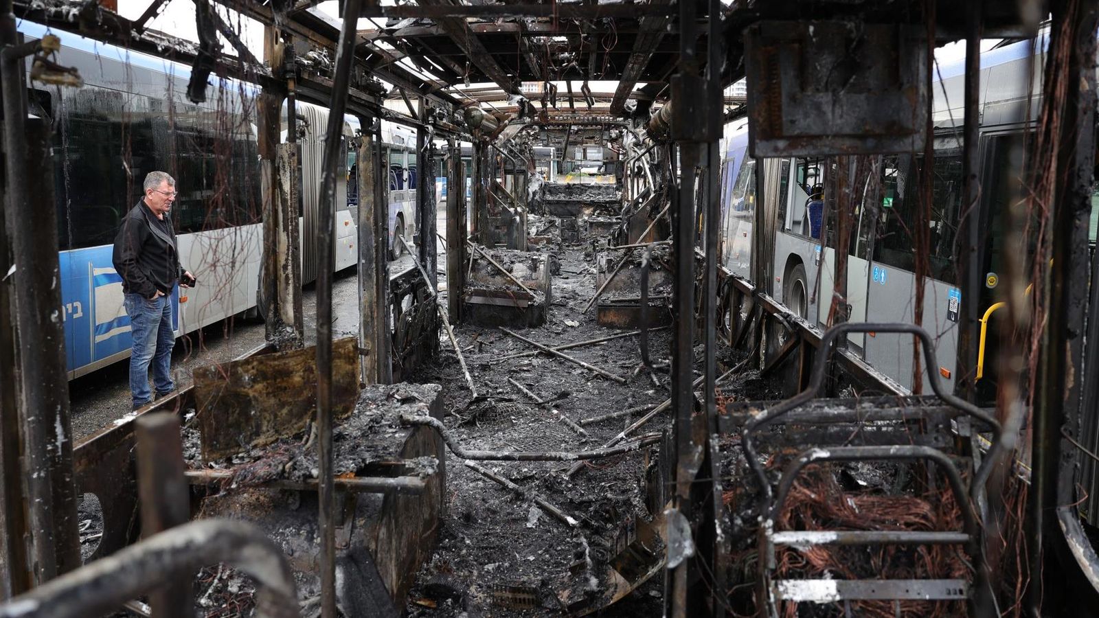 Un dels autobusos que va patir una de les explosions de dijous