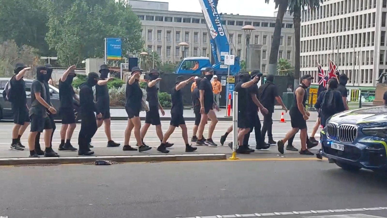 Alguns dels ultradretans que van increpar els manifestants de la marxa a favor dels drets trans