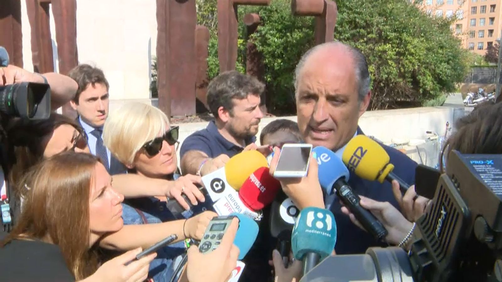 Camps rebrà a València l’acta de notificació de l’apertura de juí