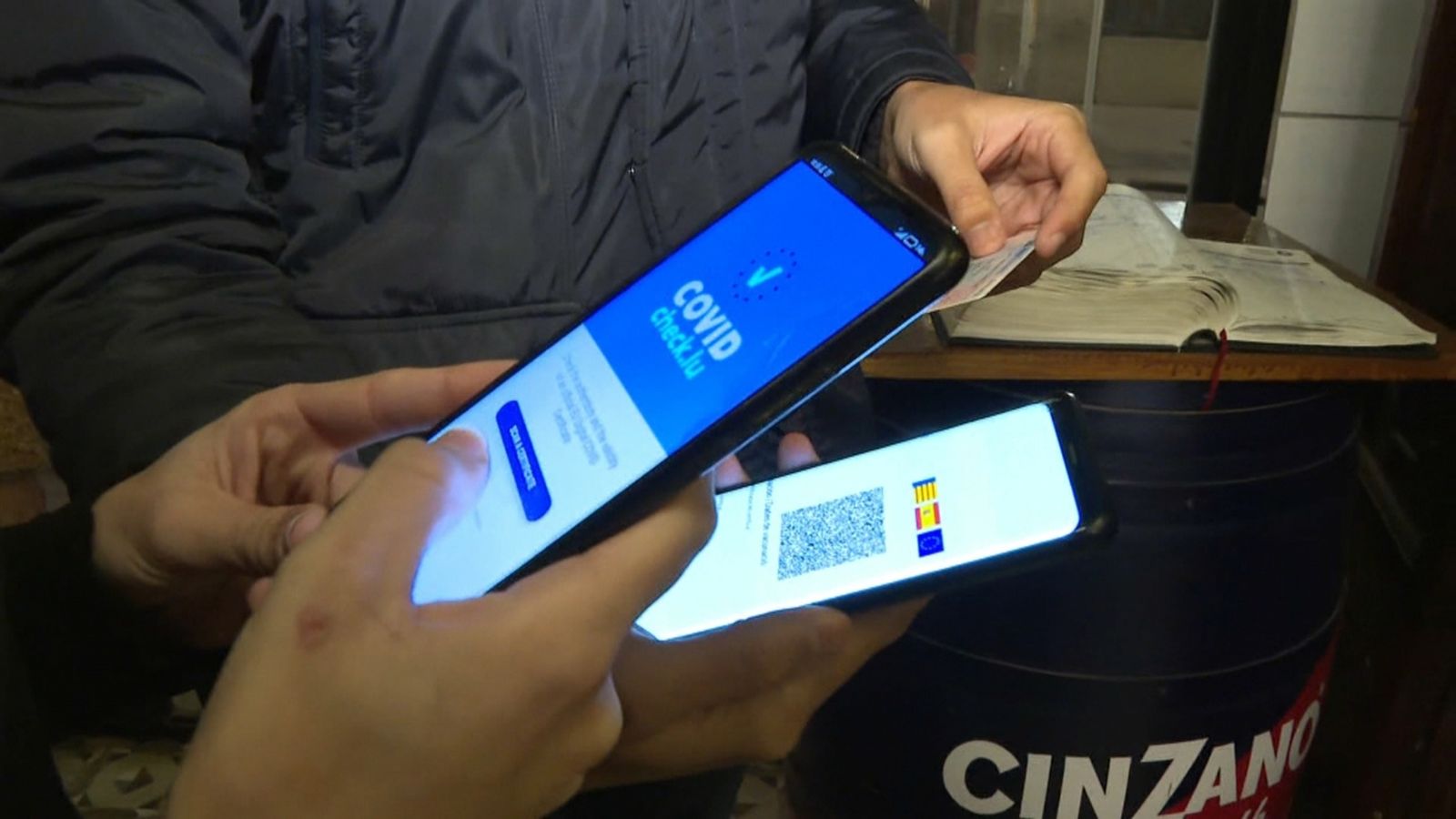 El passaport covid permetrà als locals identificar a les persones que s'han vacunat abans d'entrar