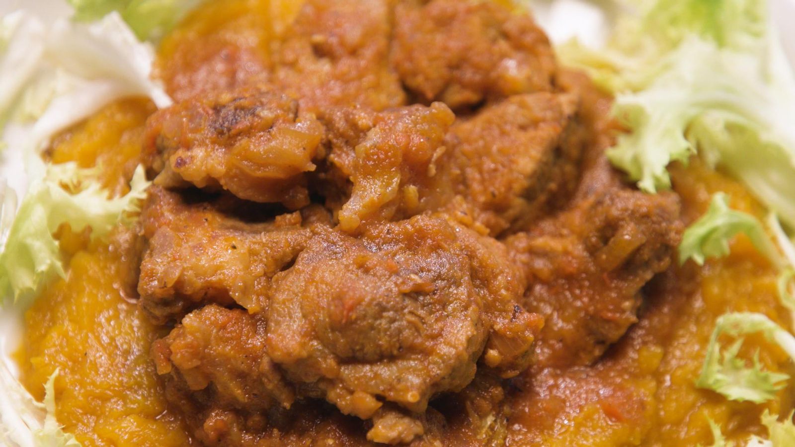 Vedella en salsa