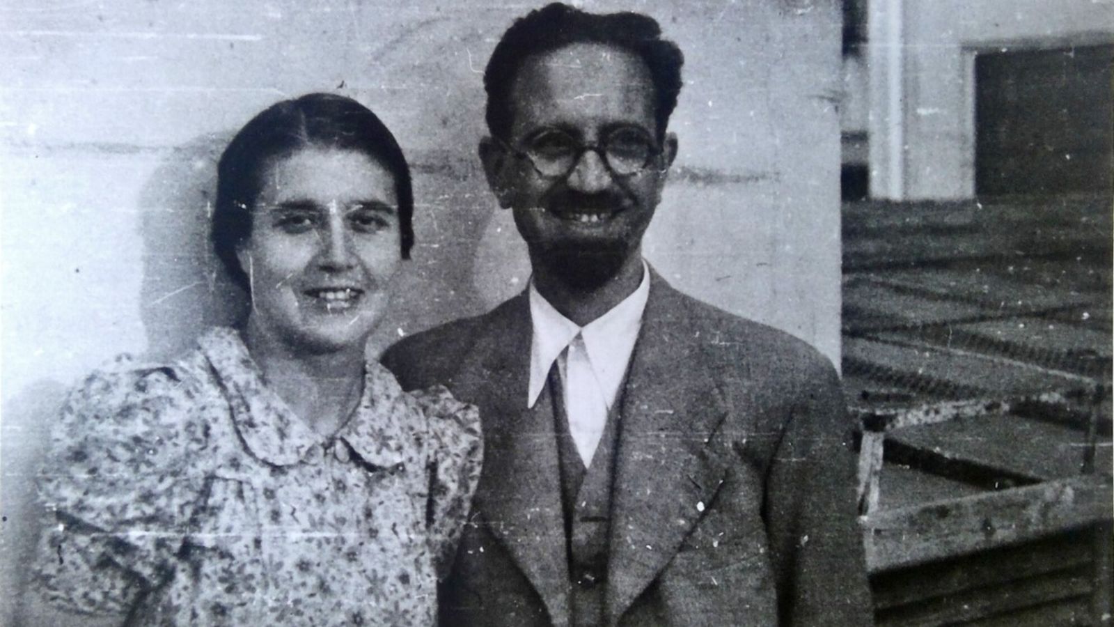 María Moliner i el seu marit, Fernando Ramón, en una imatge presa duran la seua estada a València