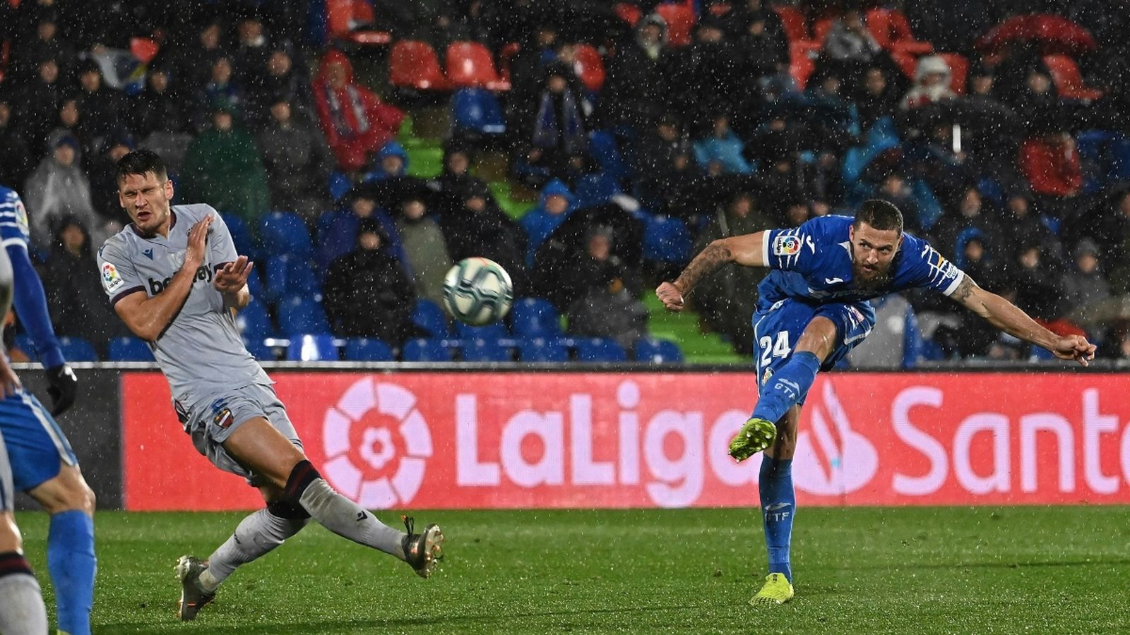 David Timor marca el quart gol en la treta d'una falta
