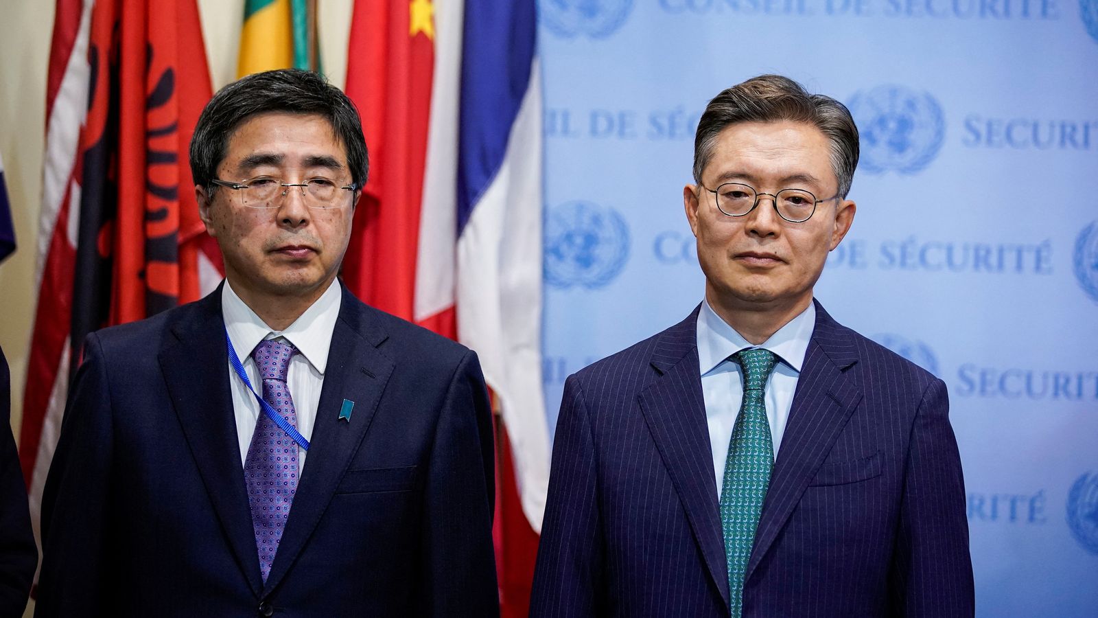 L'ambaixador del Japó davant les Nacions Unides, Motohide Yoshikawa, i el representant de la República de Corea, Hwang Joon-koo