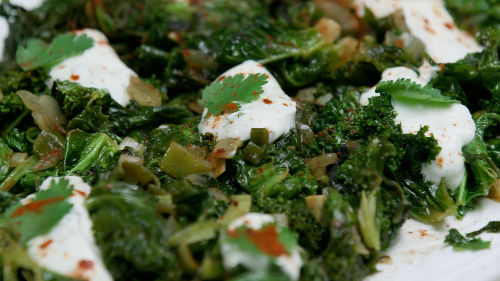 Col “kale” amb iogurt