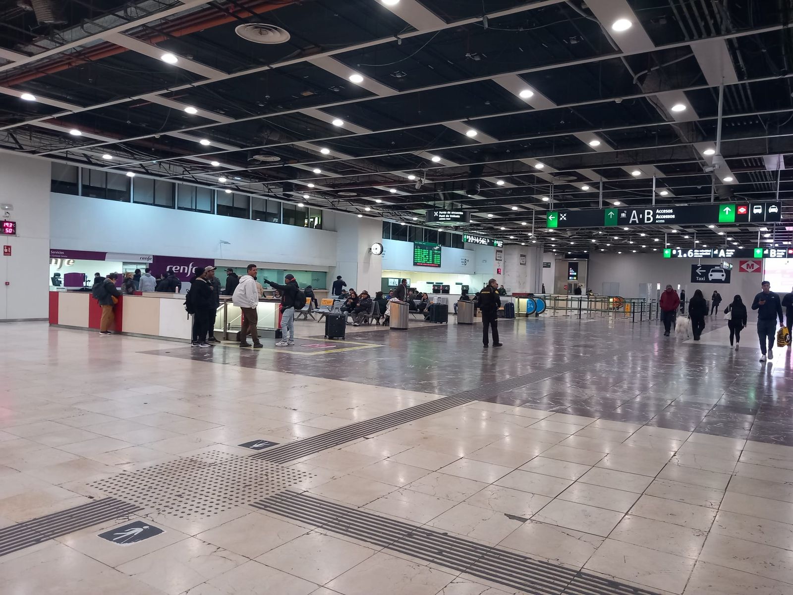 L'estació de Sants a Barcelon este dissabte amb el servici de Rodalies i Mitja DIstància suspés per revisions en la infraestructura