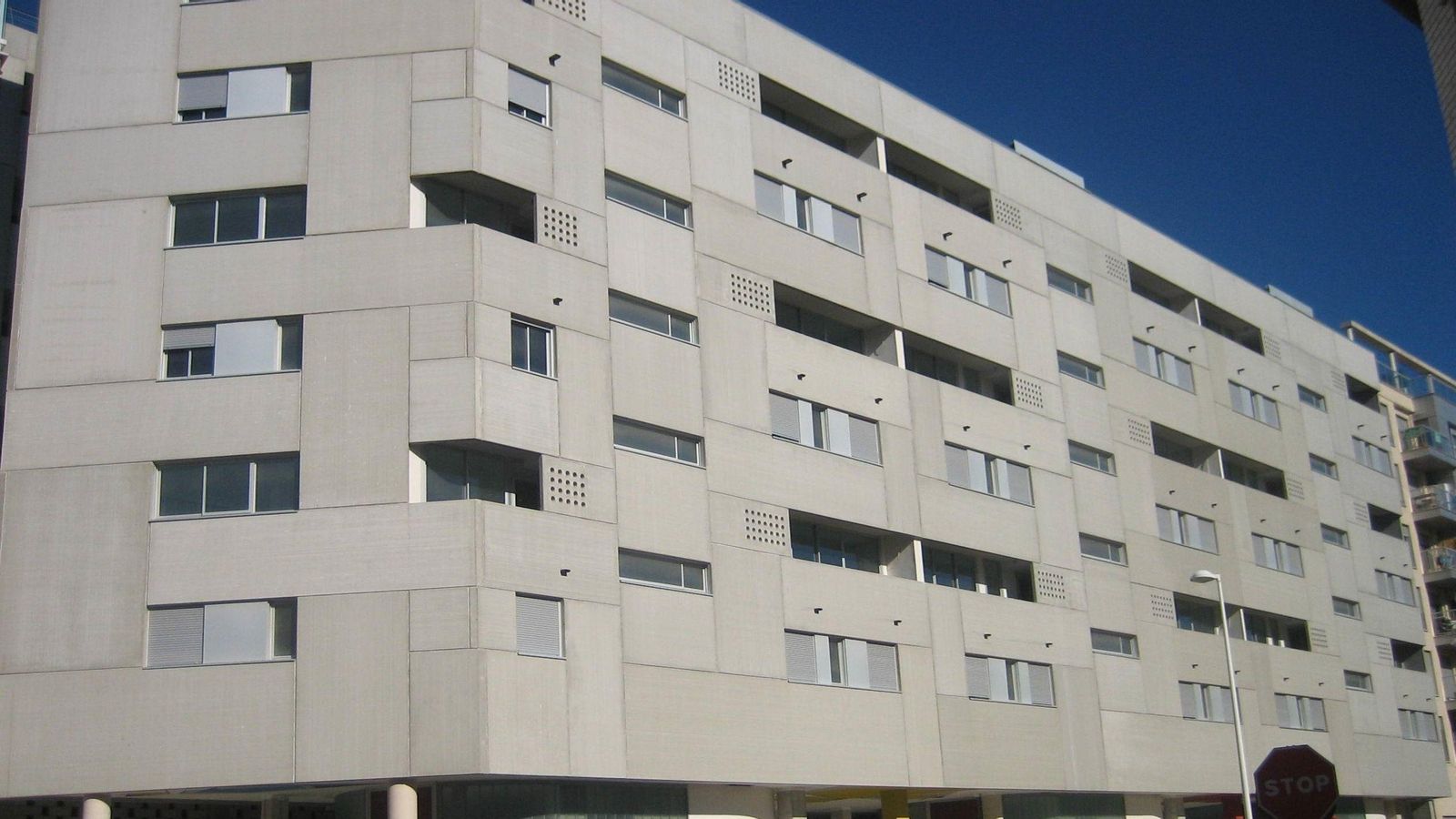 Imatge d'arxiu d'un edifici de vivendes públiques a Gandia