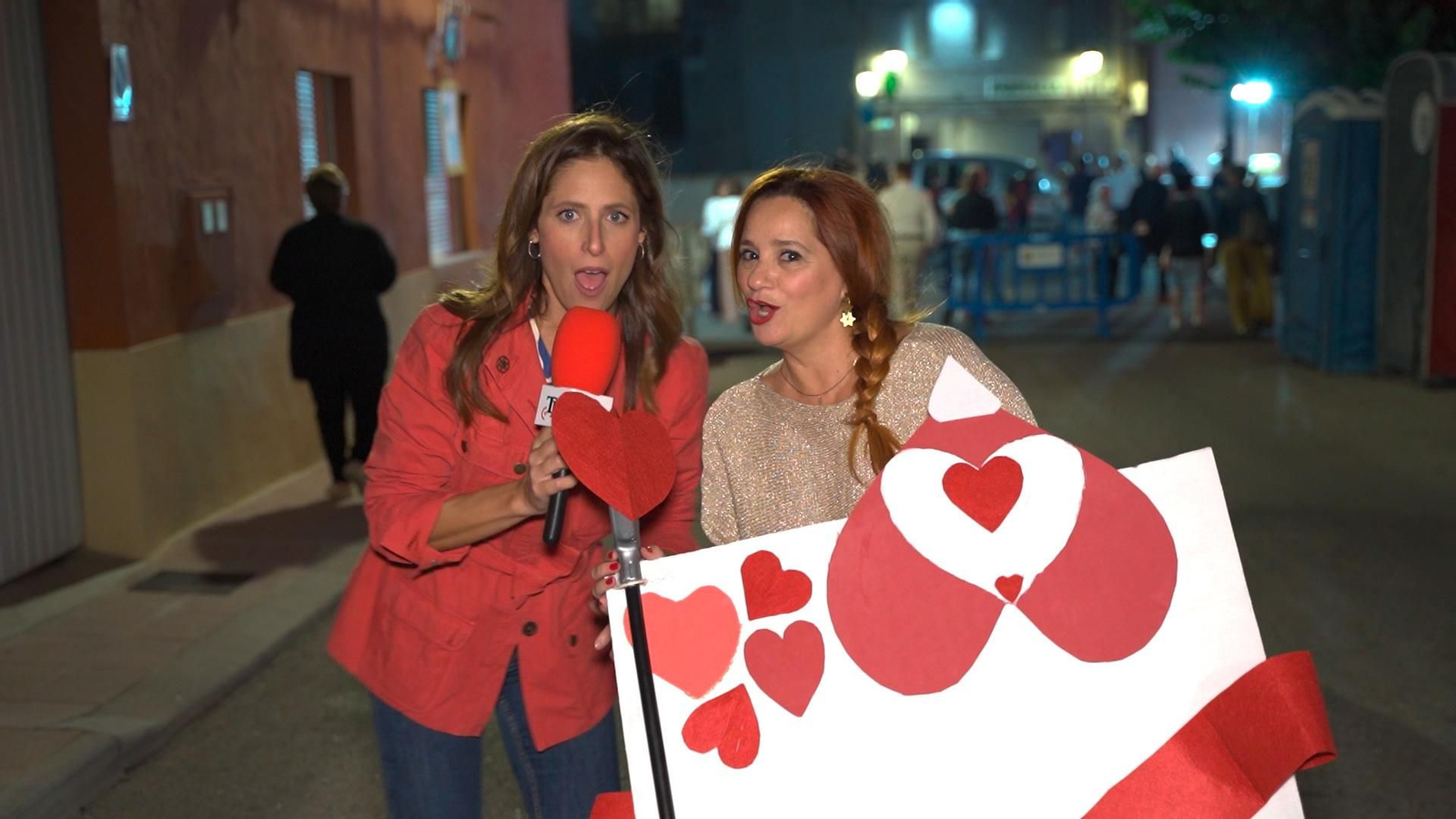 La reportera Nerea Camps s'ha trobat amb Carme Juan en les festes de l'Alqueria d'Asnar, a l'Alcalatén