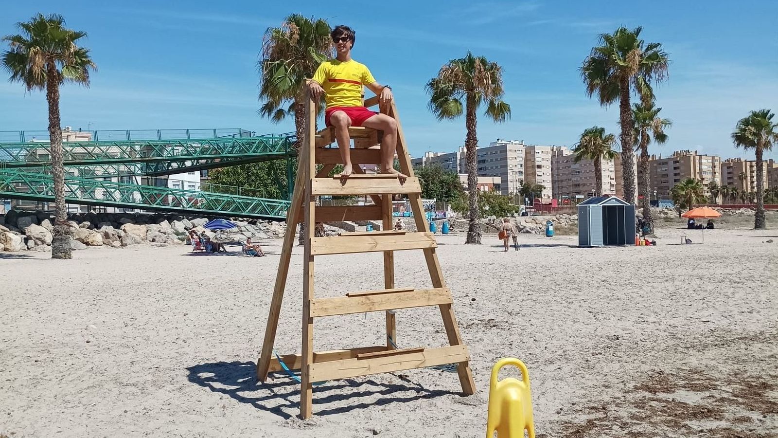Socorrista a la platja de Sant Gabriel d'Alacant