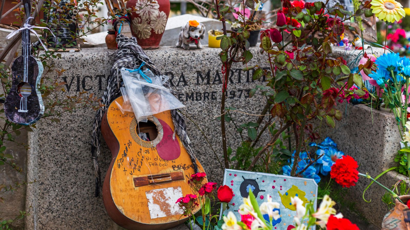 Tomba del cantautor Víctor Jara a Xile Tomba del cantautor Víctor Jara a Xile
