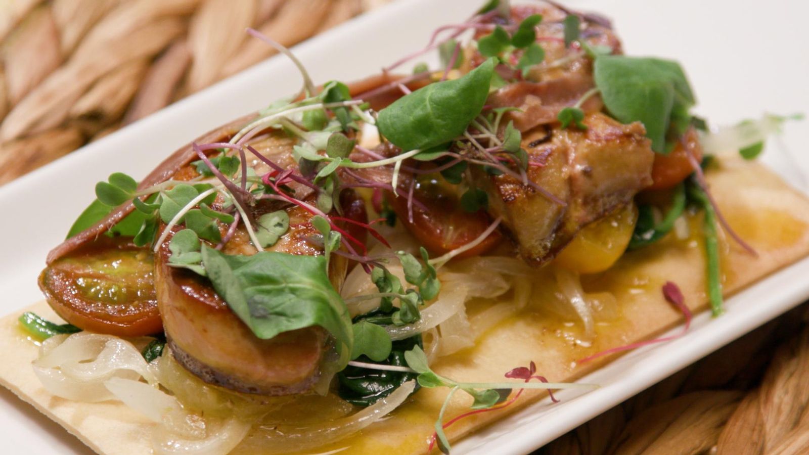 Coca de fetge d'ànec i anxoves