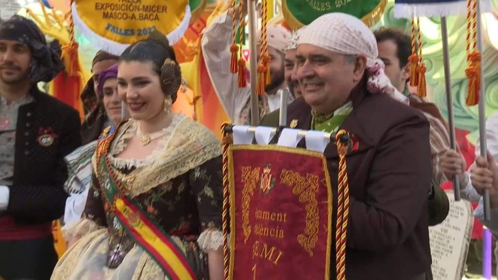 La fallera major de la falla Exposició - Misser Mascó, Lucía Bartolomé Priego i el seu president, Manolo Mas