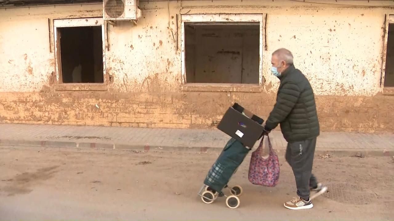 Així es viu l'arribada de l'hivern a la zona zero de la DANA