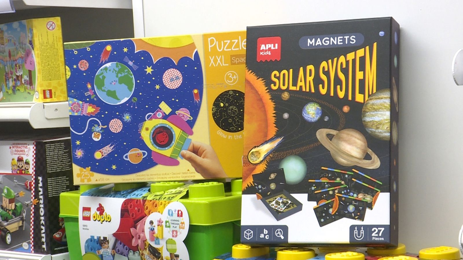 Materials lúdics i didàctics relacionats amb l'astronomia