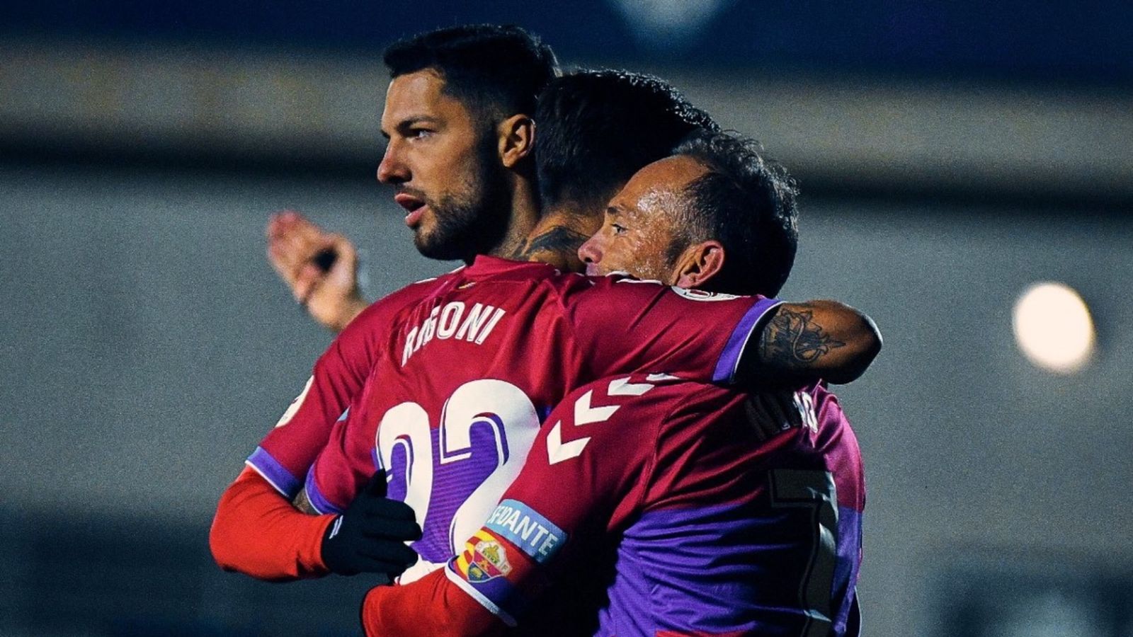 Els jugador de l'Elx celebren un gol davant el Bunyol