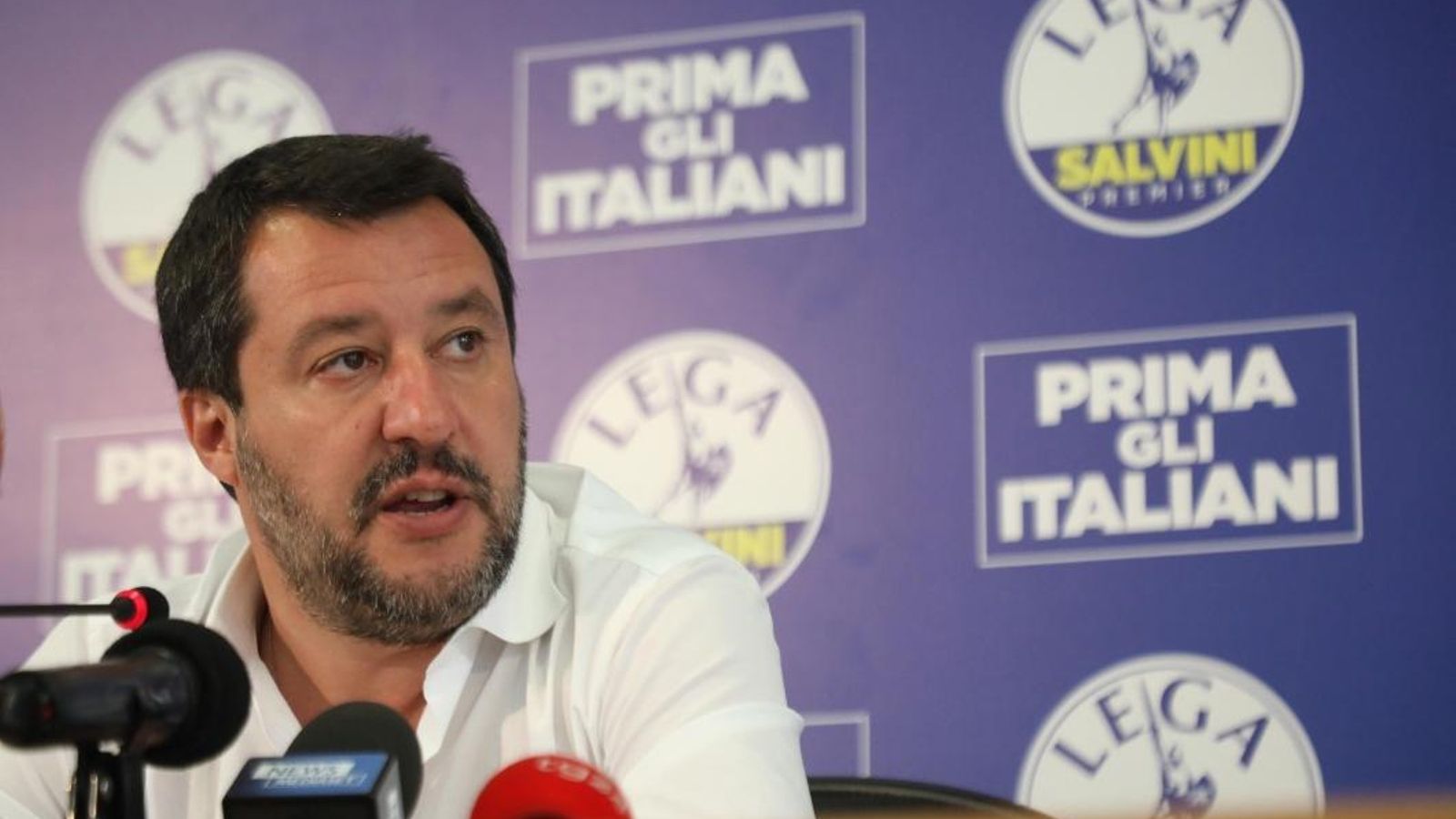 El vicepresidente italiano y ministro del Interior, Matteo Salvini, ofrece una rueda de prensa