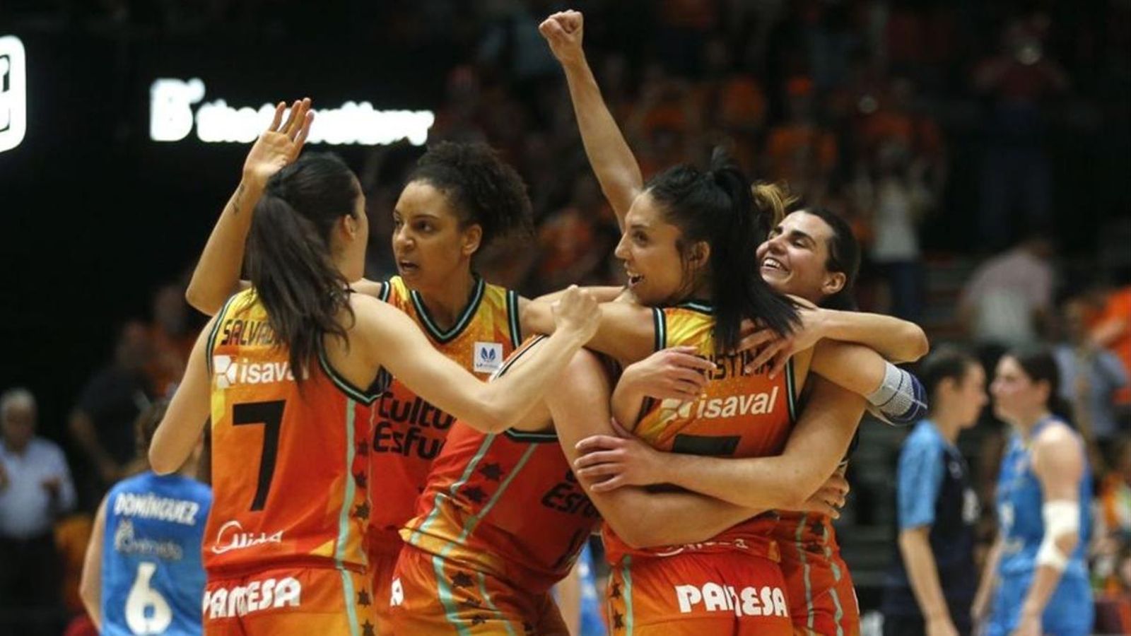 Victòria del València Basket contra el Perfumerías Avenida a la Fonteta