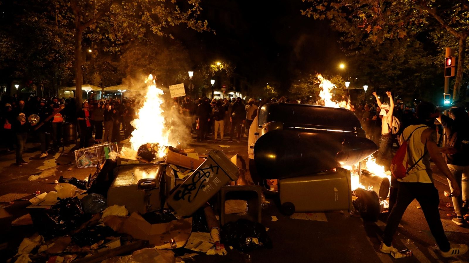 Crema de contenidors al centre de Barcelona