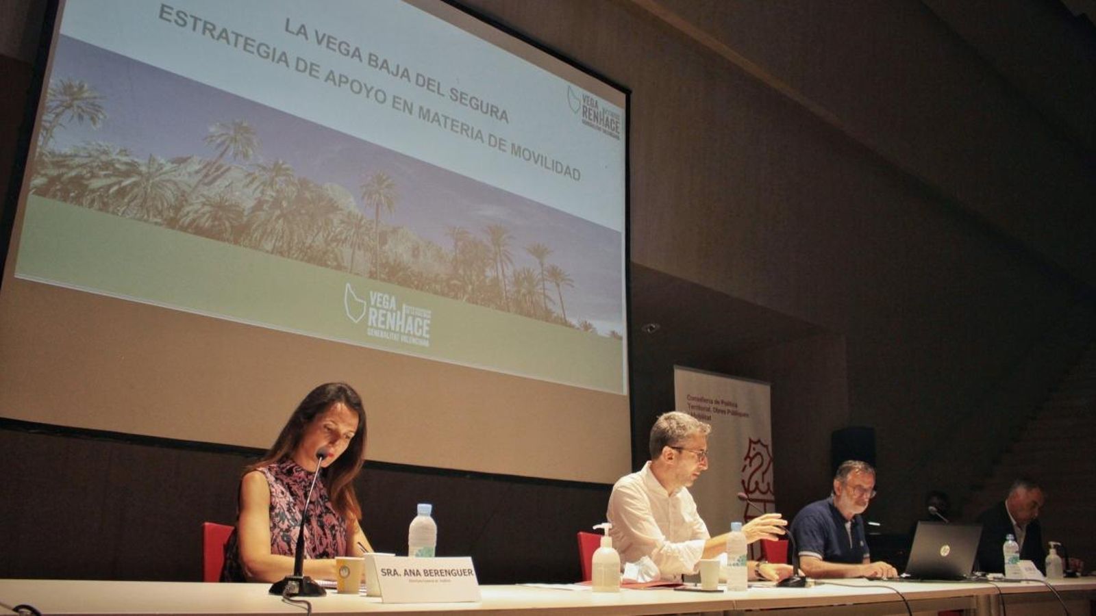 El conseller Arcadi España ha explicat als alcaldes del Baix Segura els fons destinats al pla Vega Renhace