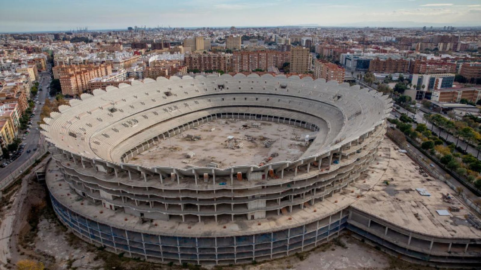 El crèdit de LaLiga obri la porta a reprendre les obres del Nou Mestalla.