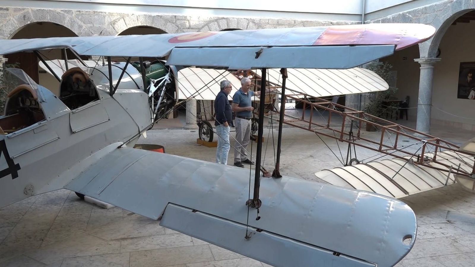 Exposició "València aprén a volar"