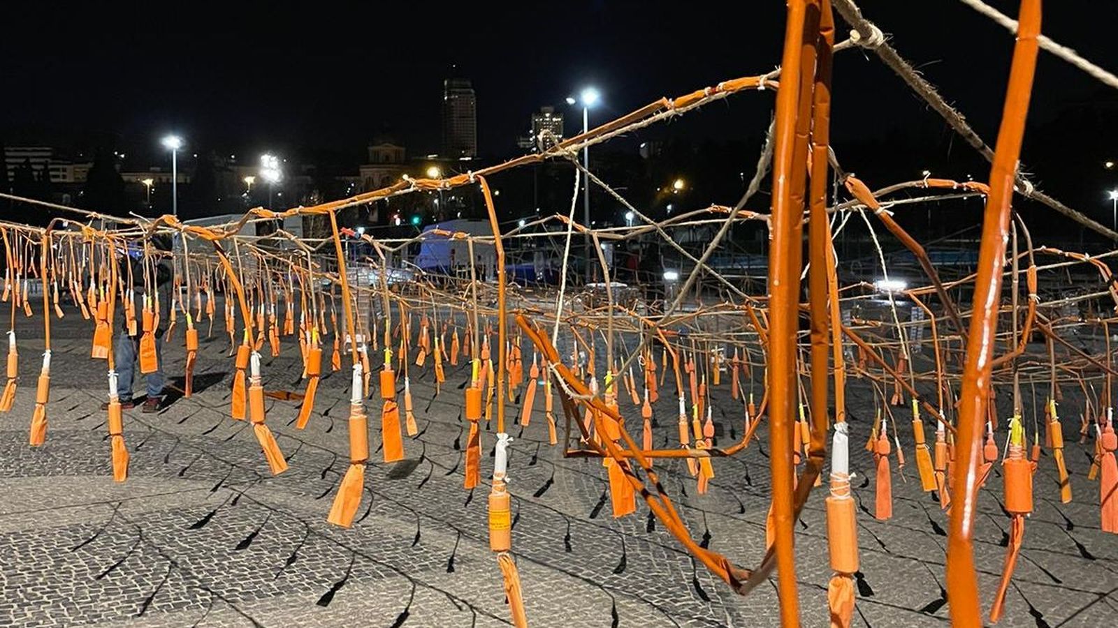 Pirotècnia Valenciana ha començat el muntatge de la mascletà durant la matinada de diumenge