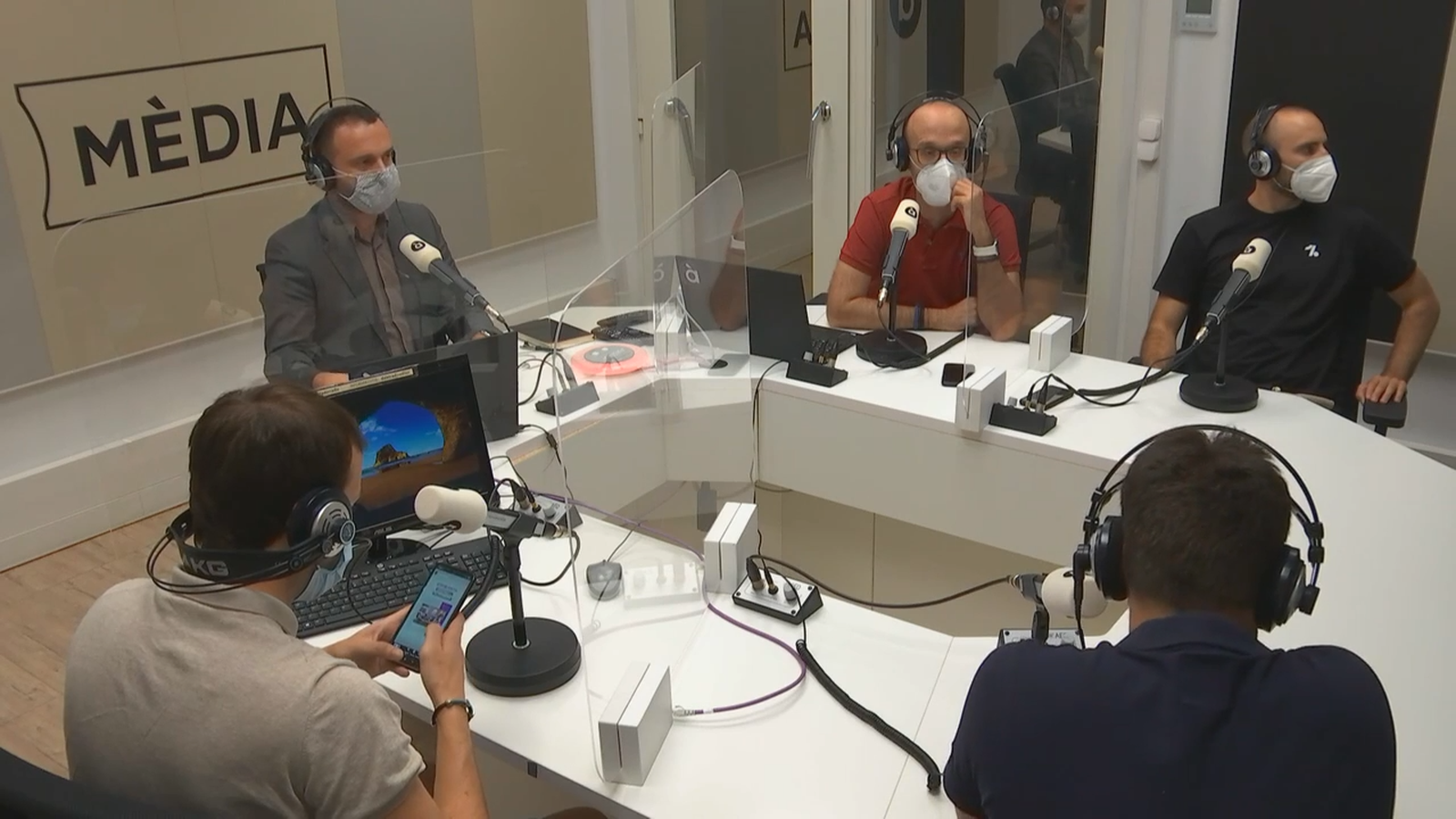 30.06.2021 |  Línia de fons | La tertúlia | Streaming