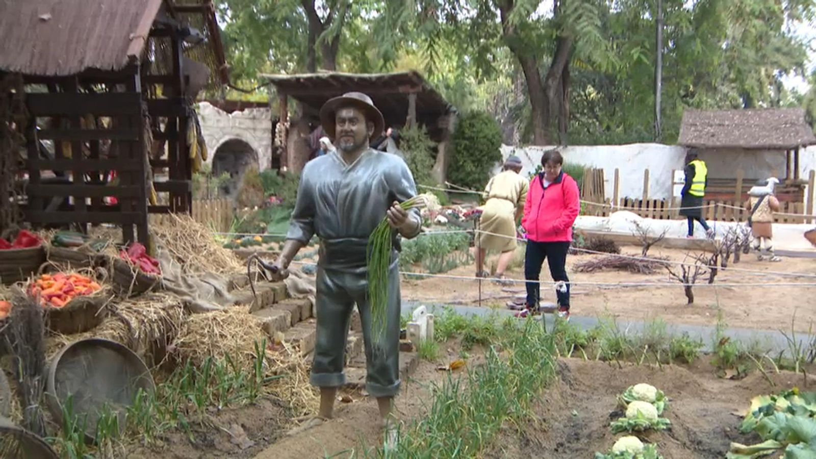 VÍDEO | Xàtiva munta el betlem de mida humana més gran d\'Espanya