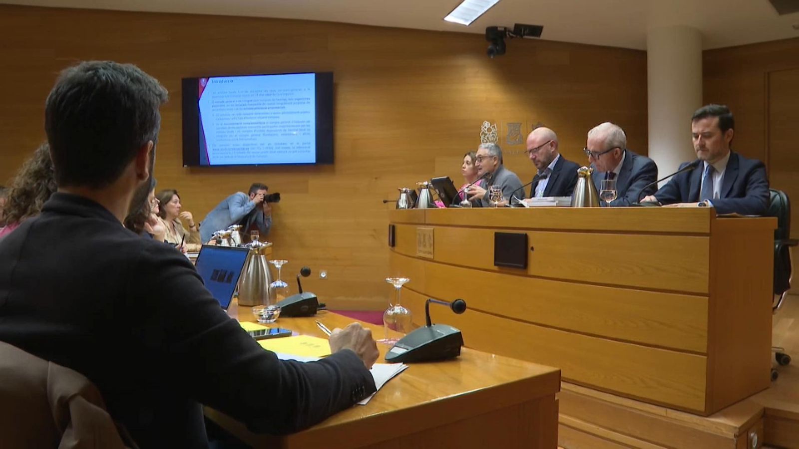 En imatge, la comissió d'Economia de les Corts